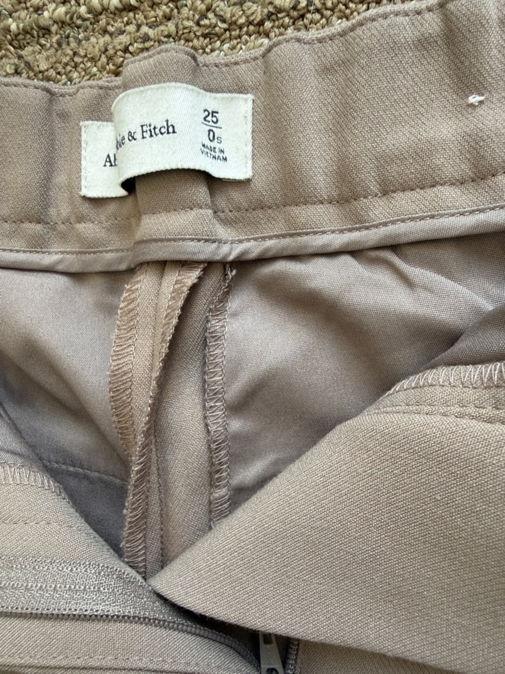 Abercrombie & Fitch Sloane Tailored Pants - Picture 4 of 6